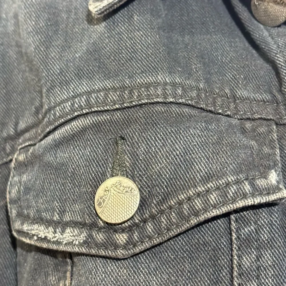 Free People Black Distressed Denim Jacket with‎ Knit Sleeves size M - Picture 4 of 10